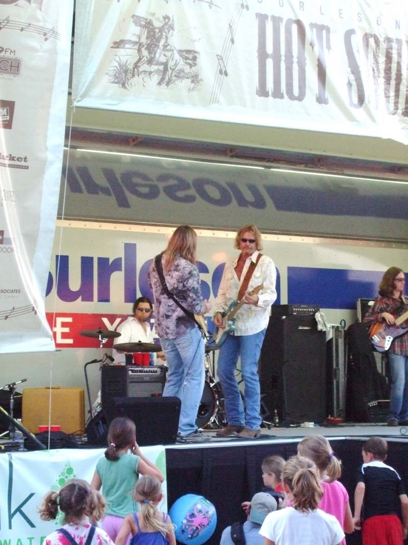 photo of Charlie Robison band